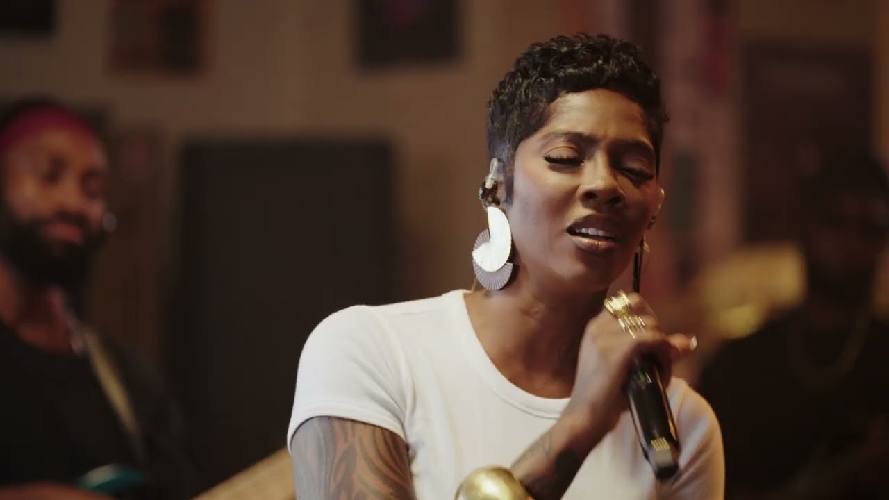 Pheelz - I'm Ok (feat. Tiwa Savage)