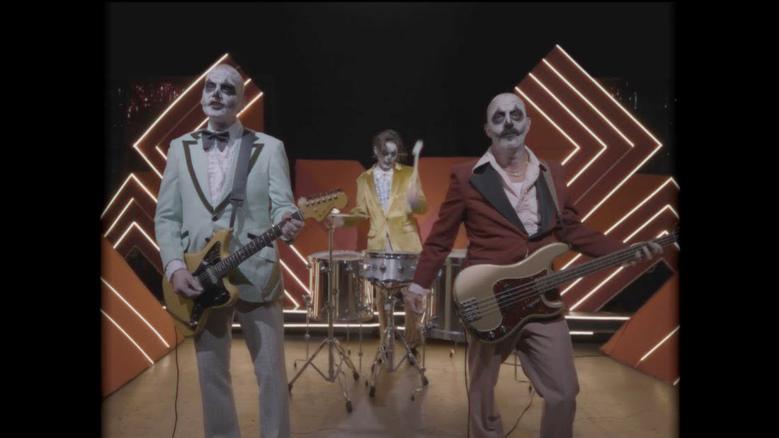 Alkaline Trio - Surprise Surprise (Official Music Video)