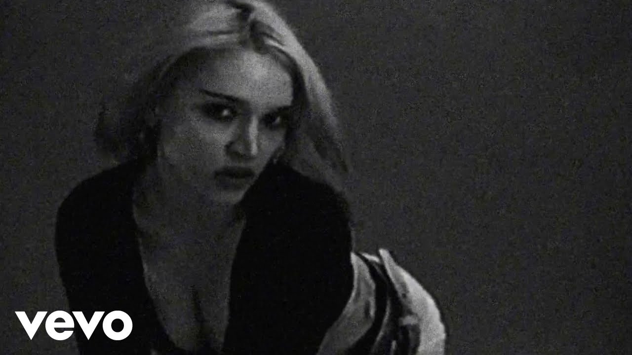 Lolo Zouaï - Les Mots ft. Dinos (Lyric Video)