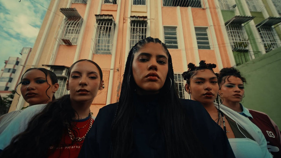 Mari La Carajita - Marik YA! (Official Video)