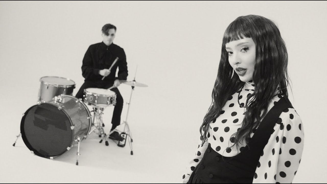 Faouzia - DON'T EVER LEAVE ME (Official Music Video)