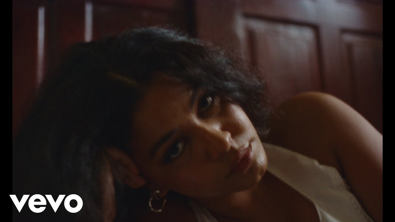 YEИDRY - Mentira (Official Video)