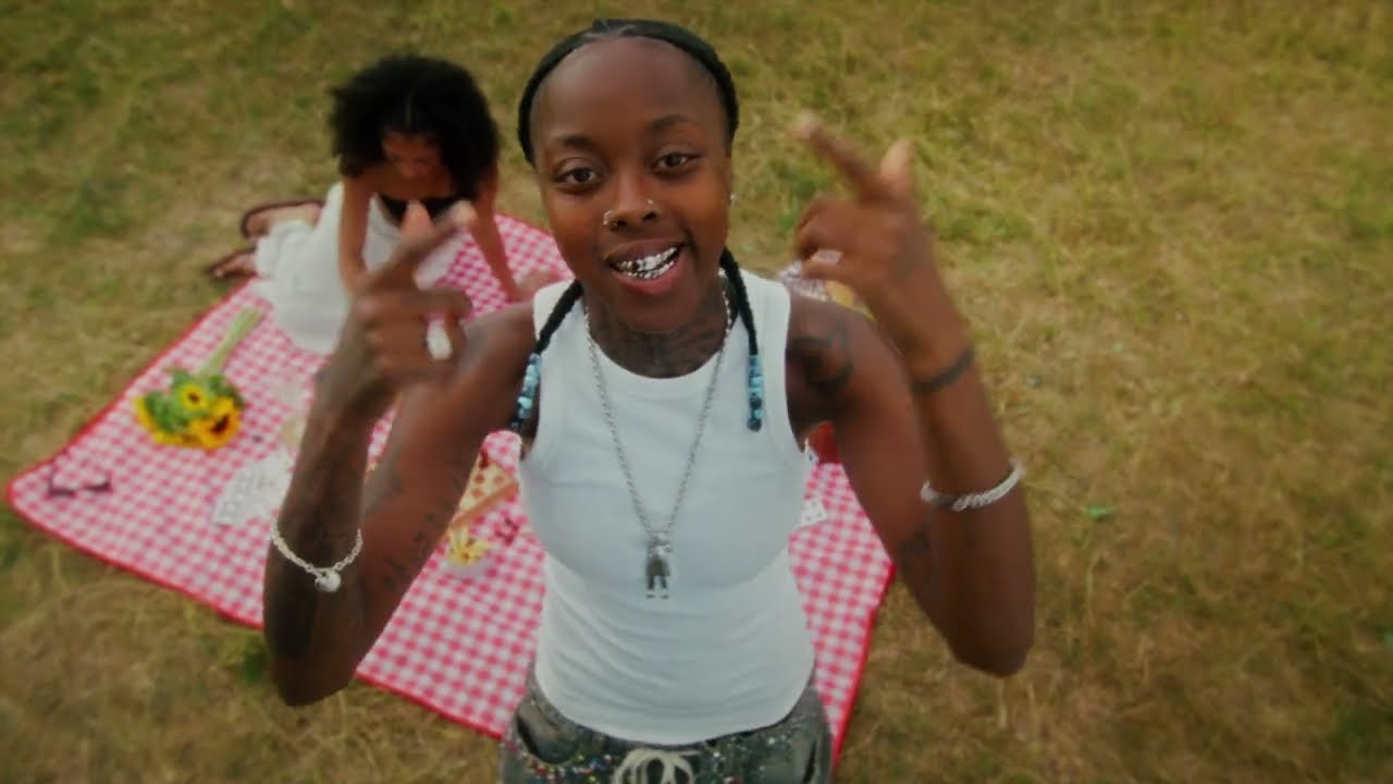 AMARIA BB  - CLOSURE feat . LEIGH ANNE(Official Video)