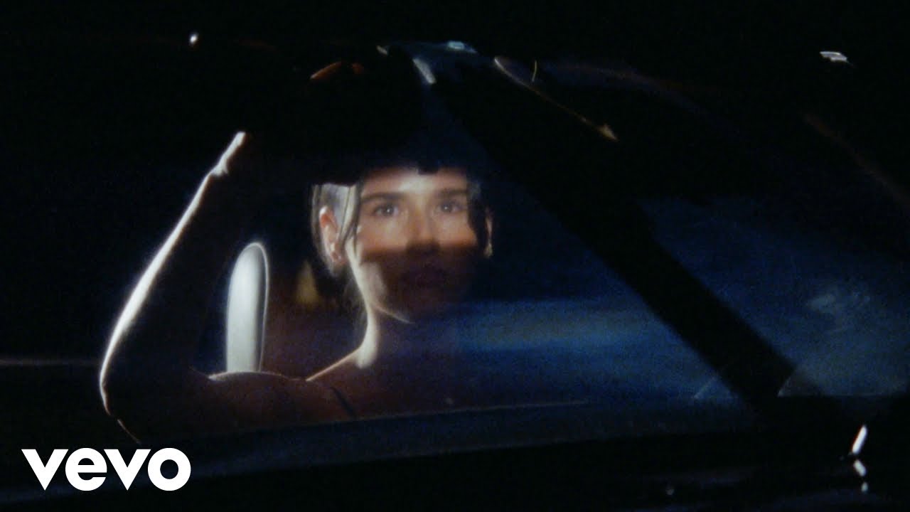 Rozzi - Hold Tight (Official Video)