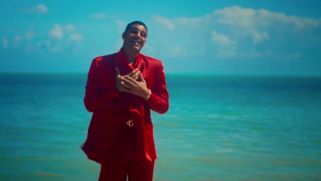 Manuel Medrano - Mariposas En El Pecho (Video Oficial)
