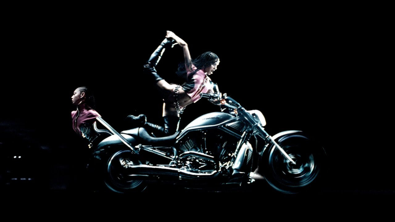 FKA twigs - Predictable Girl