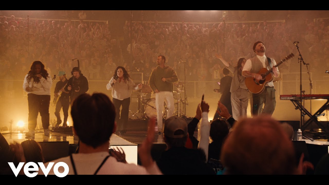Kari Jobe, Cody Carnes, Passion - Who Else (Live From Passion 2025 ...