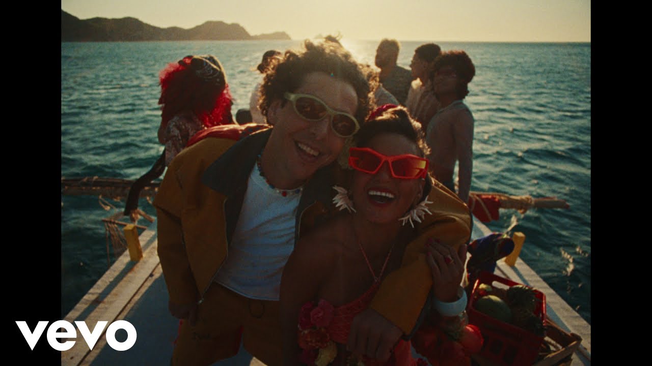 Bomba Estéreo, Rawayana, ASTROPICAL - Me Pasa (Piscis) (Official Video ...