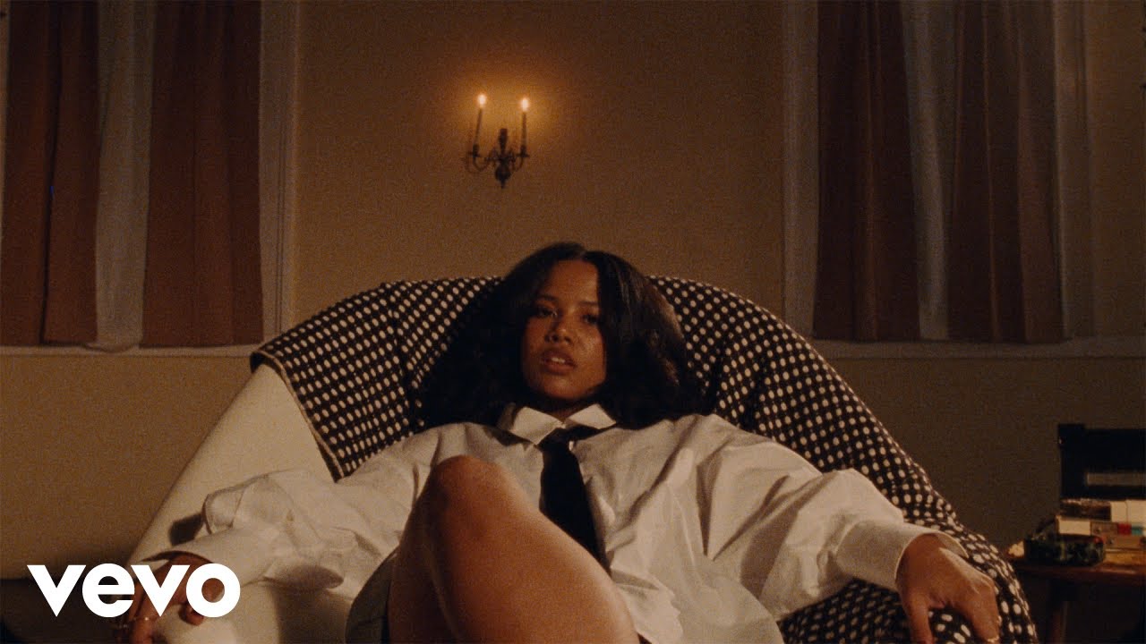 Baby Rose - Friends Again (feat. Leon Thomas) [Official Video]